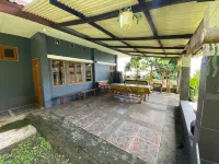 Villa balbey ciater Hotels in Sagalaherang