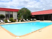 Village Inn Clemmons/Winston Salem, Trademark by Wyndham - Pools