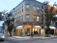 The Cabot Lodge Hotels near The Marble Faun Books & Gifts