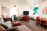 Residence Inn Stockton فنادق في ستوكتون