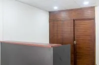 Metro City Hotel - Bed and breakfasts