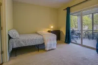 Sunny Apex Vacation Rental w/ Pool Access!