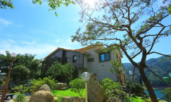 Suncheon Golden Lakeside Pension