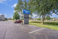 Rodeway Inn - parking