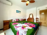 Villa in Roquetas with Garden and Private Pool