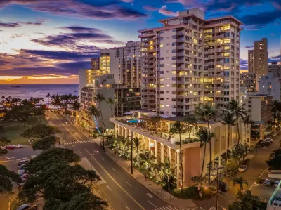 Queen Kapiolani Hotel Отели рядом с достопримечательностью «Даймонд-Хед»