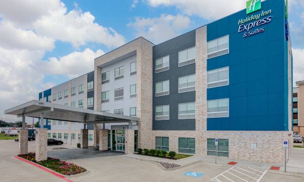 Holiday Inn Express & Suites Dallas – Plano North by IHG