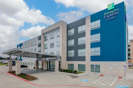 Holiday Inn Express & Suites Dallas – Plano North