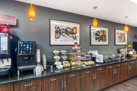 Best Western Plus Olathe Hotel Отели рядом с достопримечательностью «Парк Фриско Лейк»