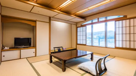 Ooedo Onsen Monogatari Premium Ito Hotel New Okabe Отели рядом со станцией JR Usami Station