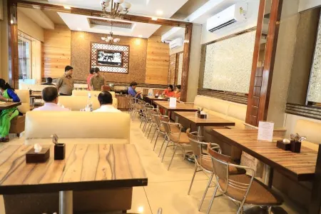 Hotel Three Star Pvt Ltd Отели рядом со станцией Panvel Railway Station