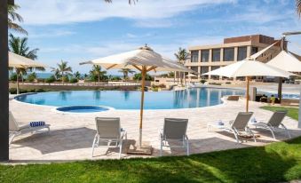 Royal Lazure Resort