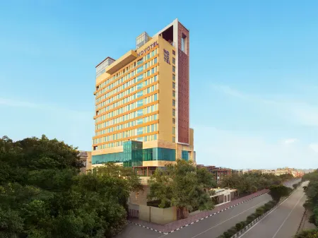 Novotel New Delhi City Centre Отели рядом с достопримечательностью «Delhi Metro Museum»