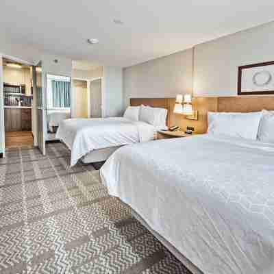 Staybridge Suites CEDAR RAPIDS NORTH by IHG Rooms