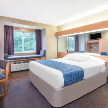 Microtel Inn & Suites by Wyndham Hazelton/Bruceton Mills