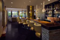 คราวน์ พลาซ่า มาสทริชต์ บาย IHG - ที่มีบาร์