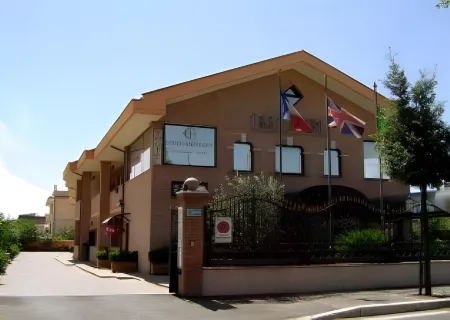 Euro House Inn Airport