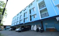 RedDoorz Near Mandaya Royal Hospital Puri