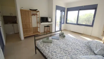 Schinos By Frangki Tourism Solutions Hotels near Salamis Island