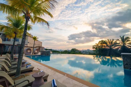 Pulse Grande Hotel Putrajaya Отели рядом с достопримечательностью «Masjid Tuanku Mizan Zainal Abidin (Masjid Besi)»