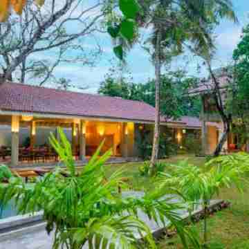 Serenmo Hotel Exterior