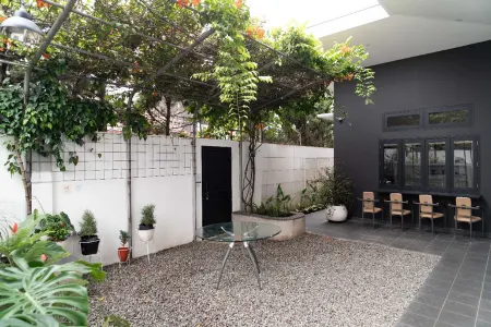 Casuarina Villa Bandung Отели в г. Regol