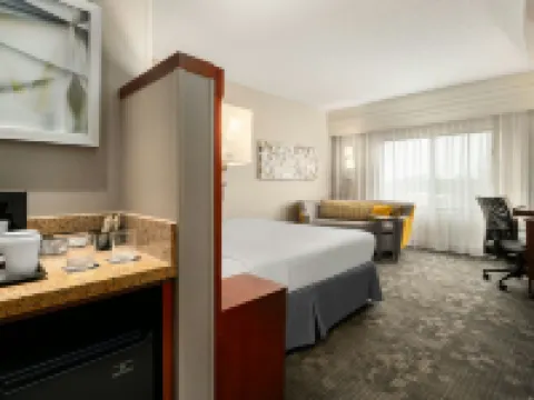 Courtyard by Marriott Salisbury ソールズベリーのホテル
