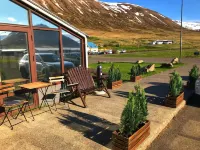 Brimnes Cabins - parking