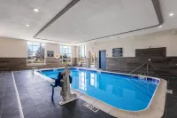 Four Points by Sheraton Elkhart - Pools