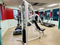 Ramada by Wyndham Belleville Harbourview Conference Centre - Gym