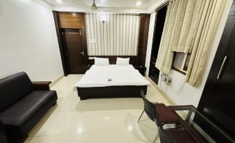 Hotel Vinayak International