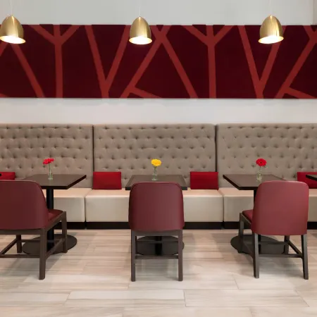 Hilton Garden Inn Long Island City Отели рядом с достопримечательностью «Станция метро Queens Plaza»