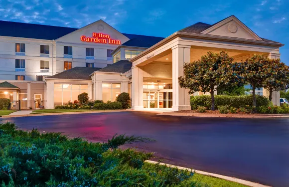 康威希爾頓花園酒店