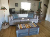 Red Cat House Vacation Apartment