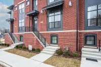 Free Golf Cart! Luxe Townhome Near Grand Park! Hotels near D24
