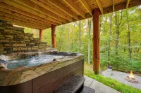 Honey Bear Cabin at Trickle Creek in Hocking Hills