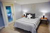 1st Street Cedar Beach House Retreat Hotels near Las Olas Massage and Wellness