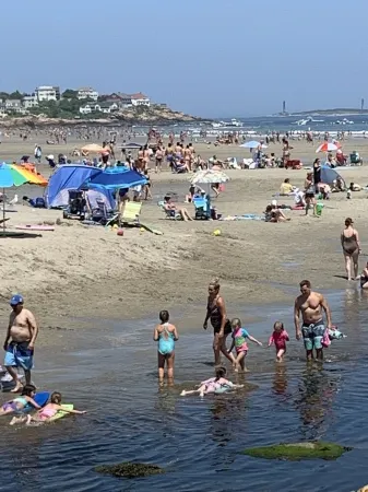 Ocean Breeze / 8-Minute Walk to Beach