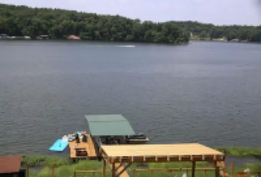 Lakefront, Amazing Views, Boat Rentals Available