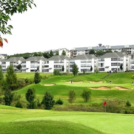 BEAUTIFUL CONDO-NO-STEPS- GORGEOUS VIEWS -HEART OF BRANSON-AFFORDABLE & SPACIOUS