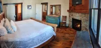 Winnipesaukee lakefront home. Close to ski resorts, dining, shopping, spas!