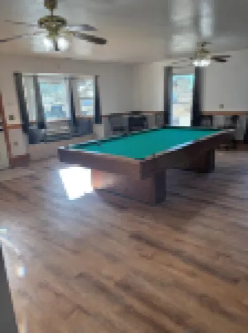 Spacious 5-bedroom house with A/C near a couple of national parks