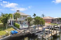 Gulf getaway! Boat dock, HEATED saltwater pool