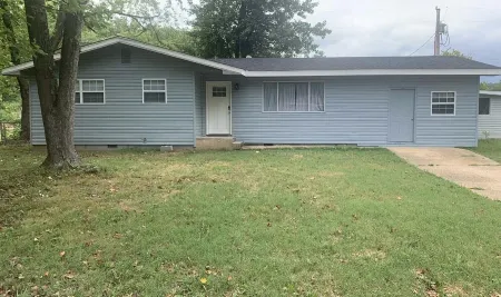 Spacious 4 bedroom cottage near Current River