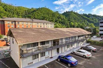Cozy 1-bedroom apartment with WiFi, AC in delightful Gatlinburg