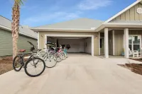 Min2Beach⛱️🌴6SeatGolfCart🔆OceanViewPools🌊BeachEquip, 🔥 Lg Patio&Firepit❤️🦮