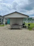Cardinal Cottage: Cozy Rustic Lakefront Escape at the Pier, Perfect for 5!
