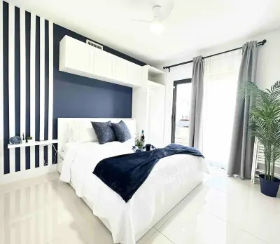 Luxurious Blue Studio! The Keys, Everglades, Biscayne N. Park, Redlands & Miami