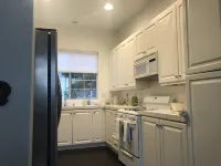 Beautiful  Vacation Townhome Hotels in Tustin