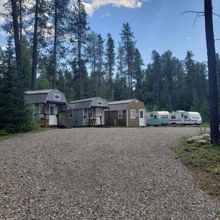 Casita 2, Tiny Home in Wood Area, 1 Mile From Glacier Entrance- 2 Guests